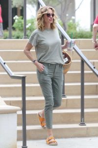 Julia Roberts in a Gray Tee