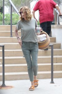 Julia Roberts in a Gray Tee