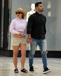 Britney Spears in a Pink Cropped Hoody