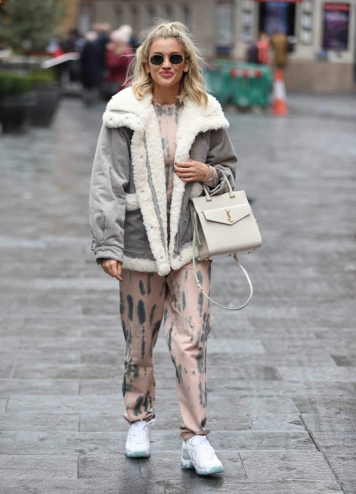 Ashley Roberts in a White Sneakers