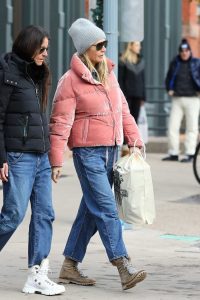 Gwyneth Paltrow in a Gray Knit Hat