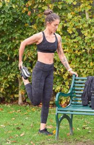 Katie Waissel in a Gray Leggings
