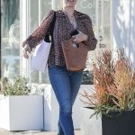 Amy Adams in a Floral Blouse Takes Her Daughter to Music Class in West Hollywood 01/11/2020