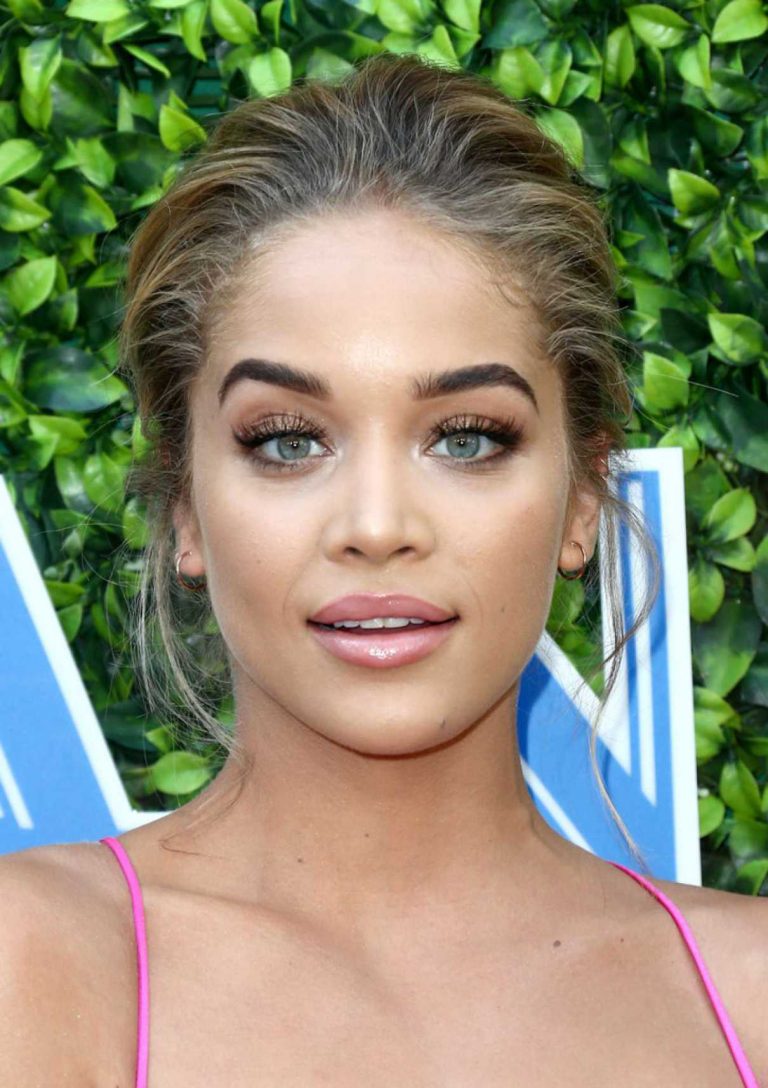Jasmine Sanders Attends the 7th Annual Gold Meets Golden in Los Angeles