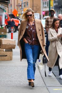 Karlie Kloss in a Blue Ripped Jeans