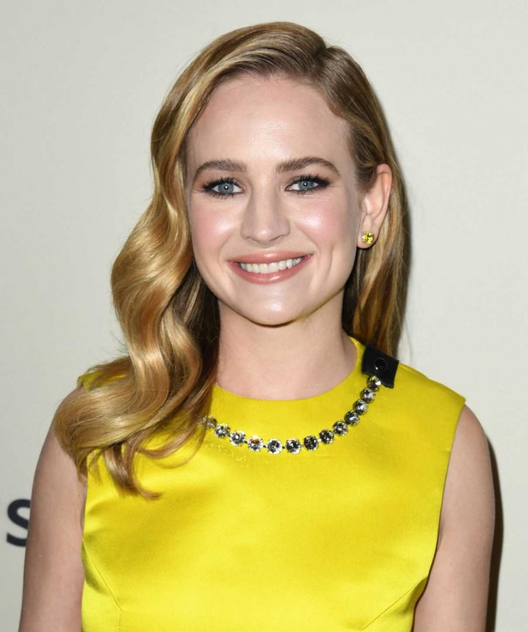 Britt Robertson Attends Lionsgate’s I Still Believe Premiere in ...