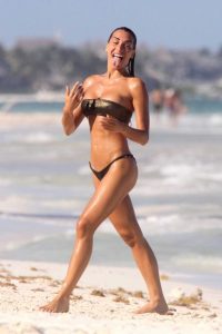 Elena Gusmeroli in Bikini