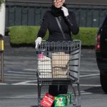 Jamie Lee Curtis in a Black Suit Goes Shopping in Pacific Palisades 03/26/2020