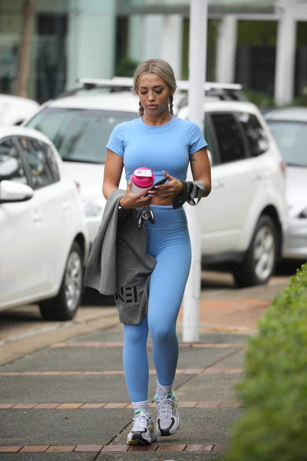 Tammy Hembrow in a Blue Leggings