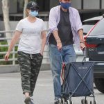 Alyson Hannigan in a White Tee Goes Grocery Shopping Out with Her Husband Alexis Denisof in Los Angeles 04/29/2020