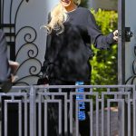 Holly Madison in a Black Sweatshirt Gets Her Iced Coffee Delivered in Los Angeles 04/16/2020