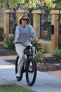 Rosie Huntington-Whiteley in a White Sneakers