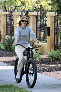 Rosie Huntington-Whiteley in a White Sneakers