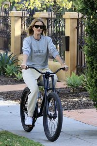 Rosie Huntington-Whiteley in a White Sneakers