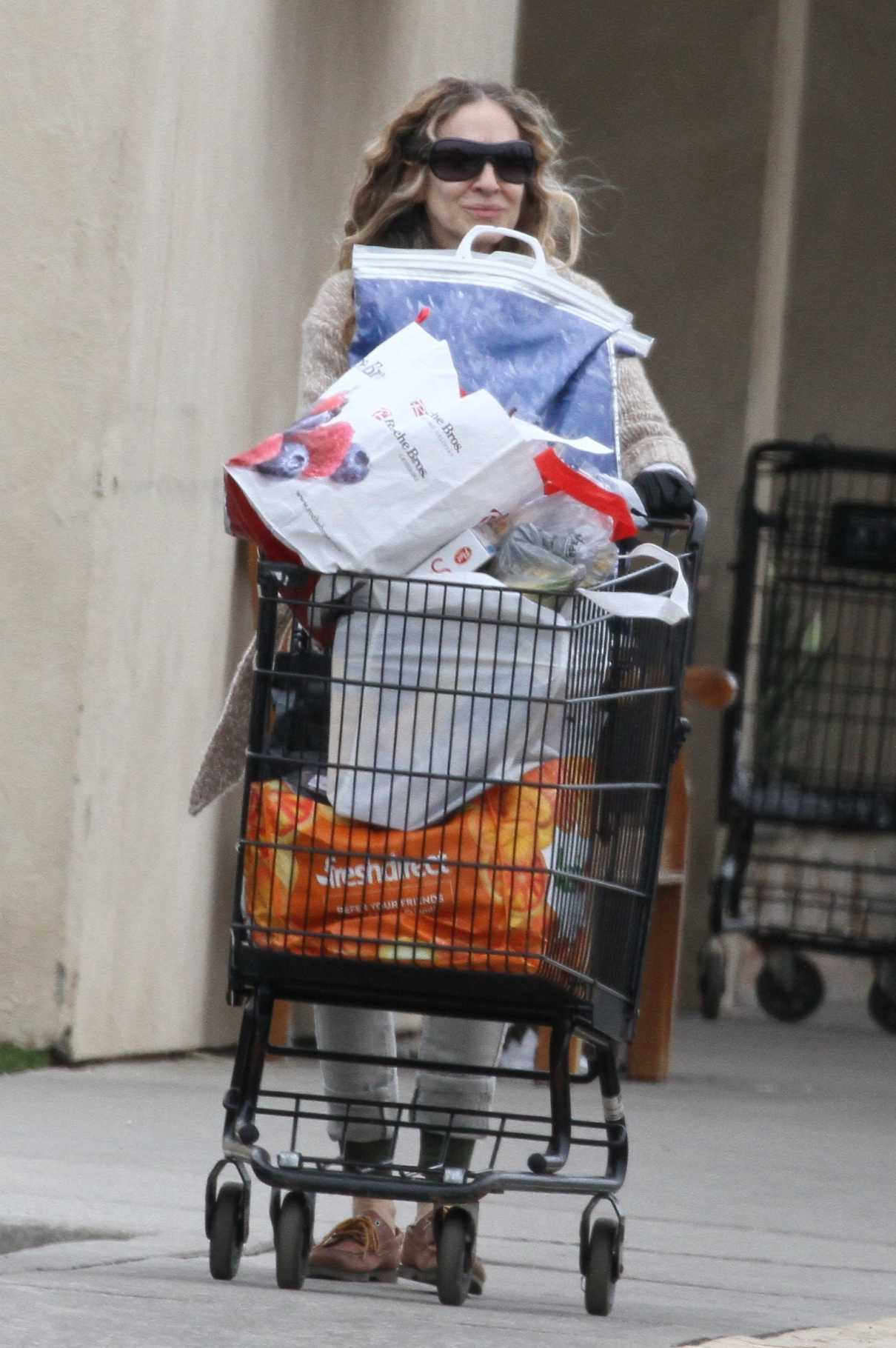 Sarah Jessica Parker in a Tan Cardigan