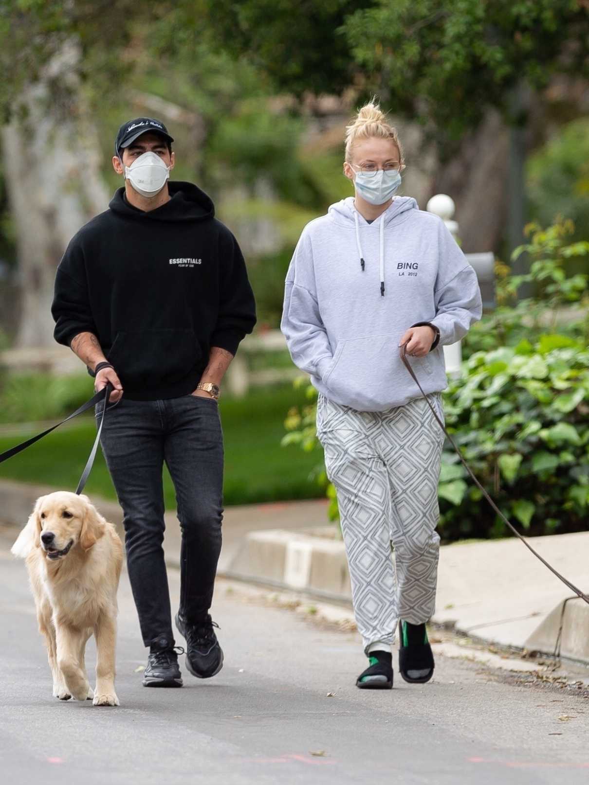 Sophie Turner in a Face Mask