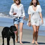 Dylan Penn in a Short White Dress Was Seen Out with Robin Wright on the Beach in Malibu 05/25/2020