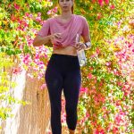 Maria Sharapova in a Pink Tee Does a Morning Hike in Malibu 06/20/2020