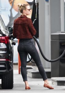 Mia Goth in a Black Skinny Jeans