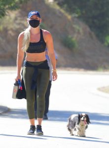 Lindsey Vonn in a Protective Mask Was Seen Hiking at Runyon Canyon in Los Angeles 07/08/2020