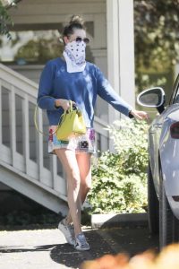 Rebecca Romijn in a White Bandana as a Face Mask