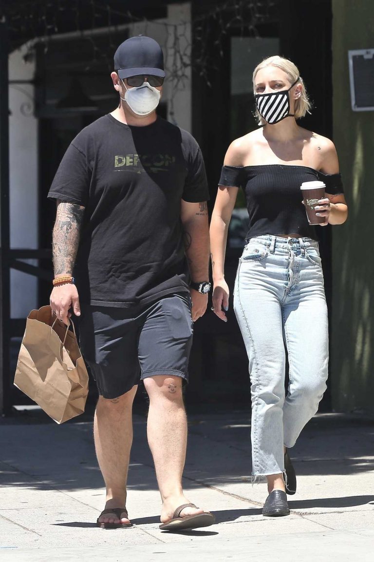 Aree Gearhart in a Black Top Was Seen Out with Jack Osbourne in Studio