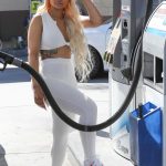 Blac Chyna in a White Outfit Was Seen at a Gas Station in Calabasas 08/09/2020