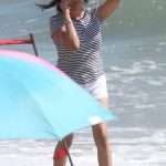 Lauren Silverman in a Striped Tee Was Seen on the Beach in Los Angeles 08/25/2020