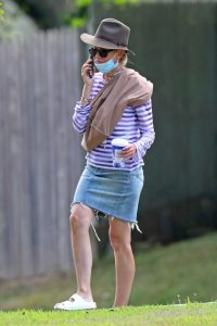 Naomi Watts in a Striped Long Sleeves T-Shirt