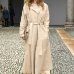 Suki Waterhouse in a Beige Coat Arrives at the Boss Fashion Show During the Milan Women’s Fashion Week in Milan 09/26/2020