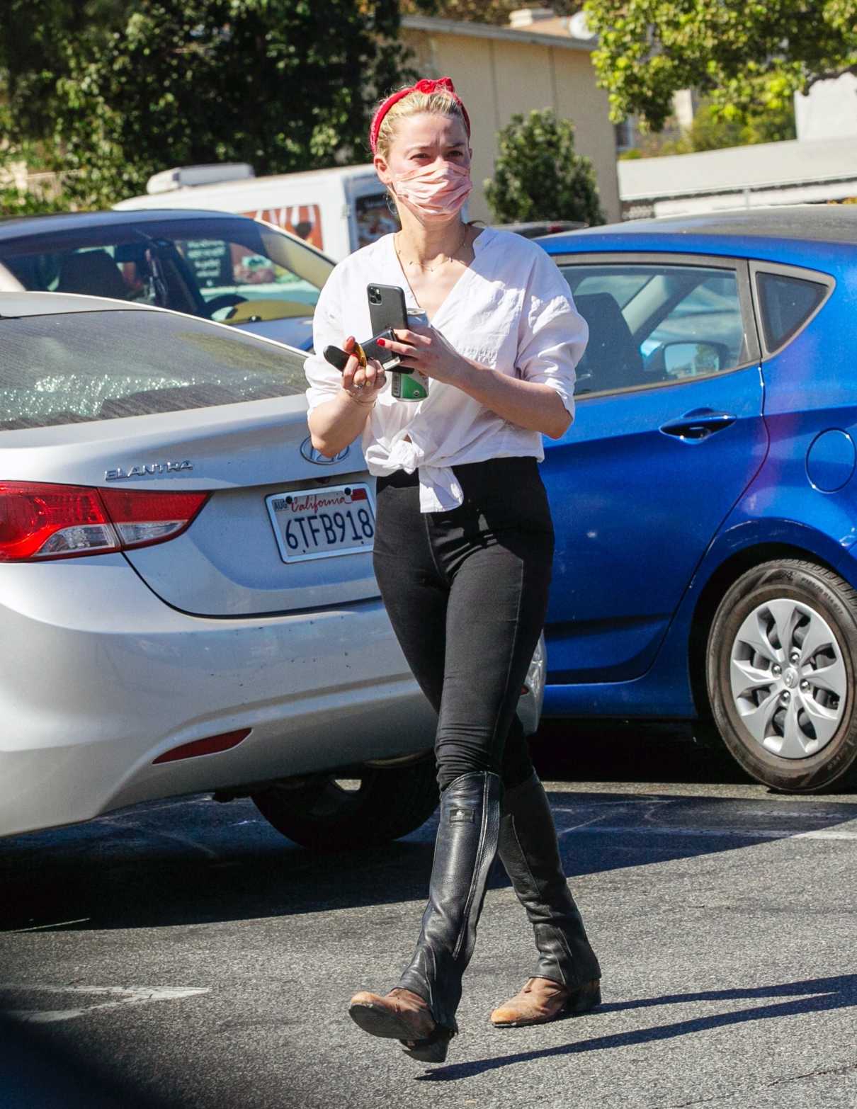 Amber Heard In A White Shirt Goes Grocery Shopping At Pavilions In Los