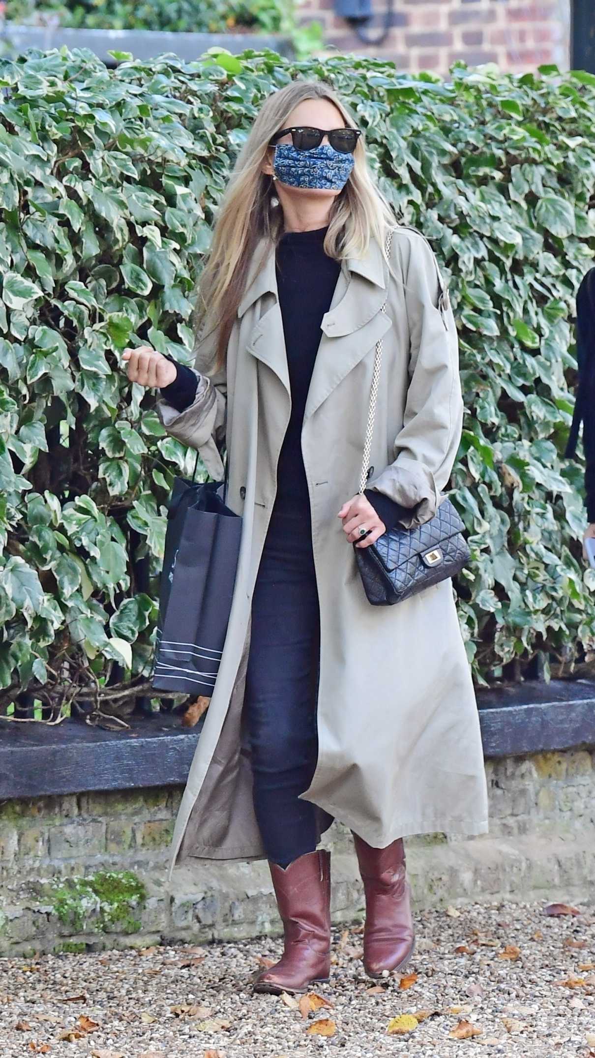 Kate Moss in a Beige Trench Coat Was Seen Out with Her Daughter Lila ...