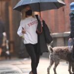 Kelly Ripa in a White Sweatshirt Was Seen Out in New York 10/29/2020