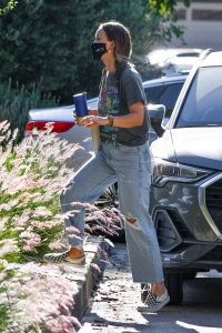 Olivia Wilde in a Blue Ripped Jeans