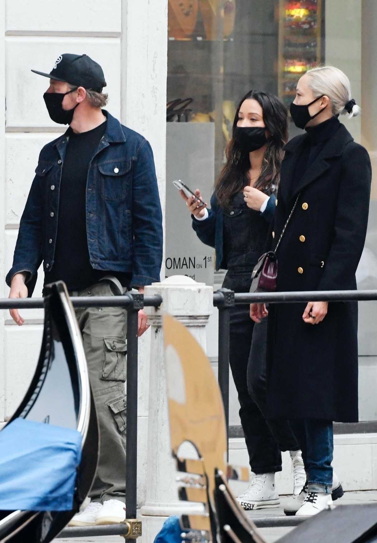 Pom Klementieff in a Black Protective Mask Was Seen Out with Friends in ...