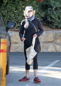 Renee Zellweger in a Black Leggings