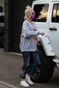 Gwen Stefani in a Purple Protective Mask