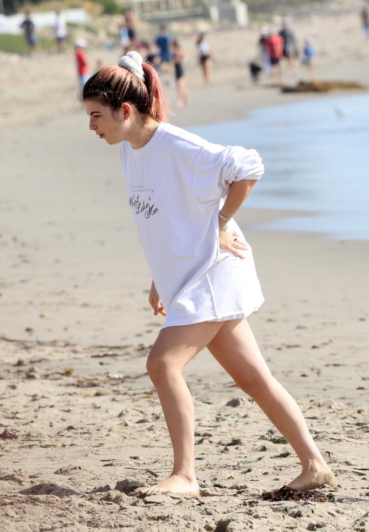 Isabella Giannulli in a White Sweatshirt Was Seen on the Beach in Santa