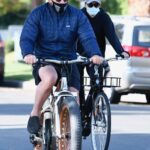 Arnold Schwarzenegger in a Blue Jacket Does a Bike Ride with Christina Schwarzenegger in Santa Monica 12/11/2020