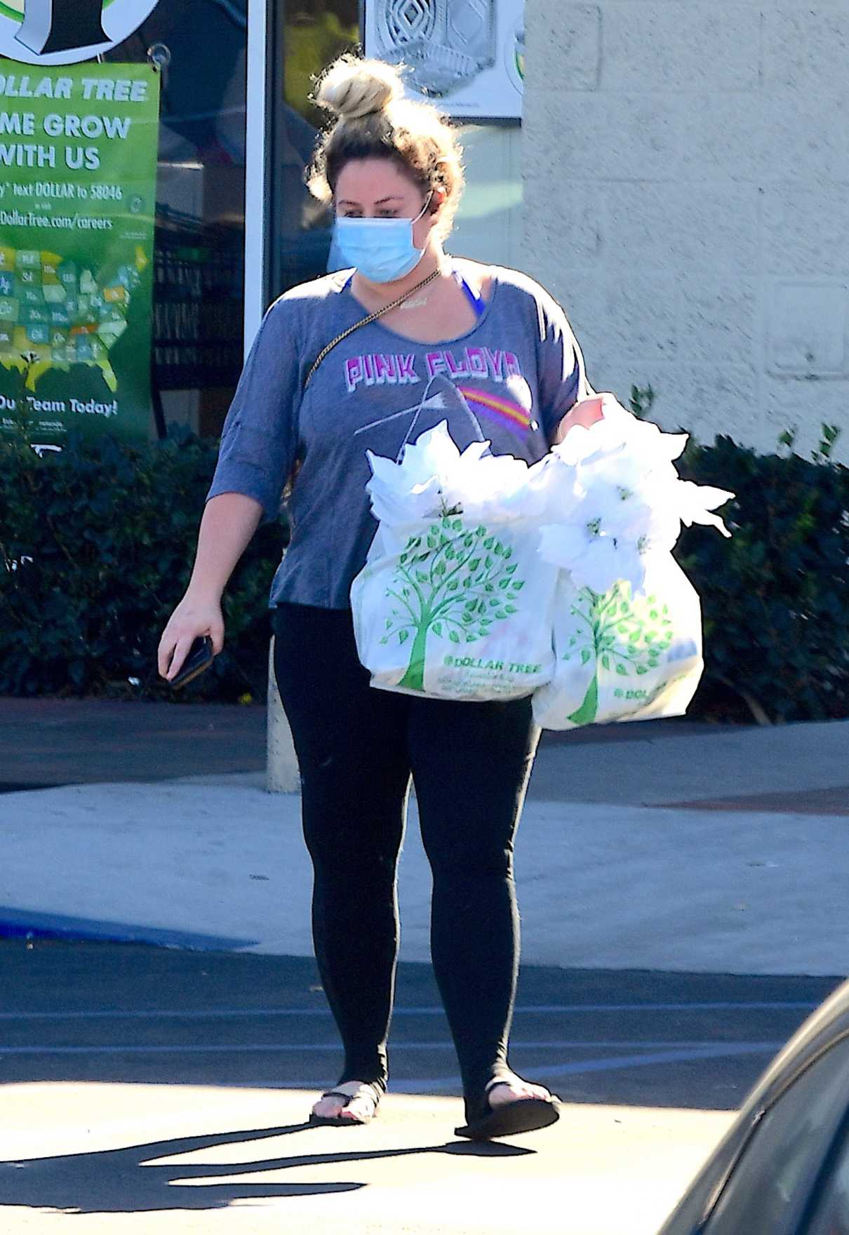 Aubrey Oday In A Protective Mask Goes Shopping At Discount Dollar Store In Los Angeles 1129