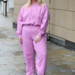 Ella Henderson in a Purple Sweatsuit Was Seen Out in Manchester 12/12/2020
