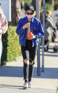 Kristen Stewart in a Black Ripped Jeans