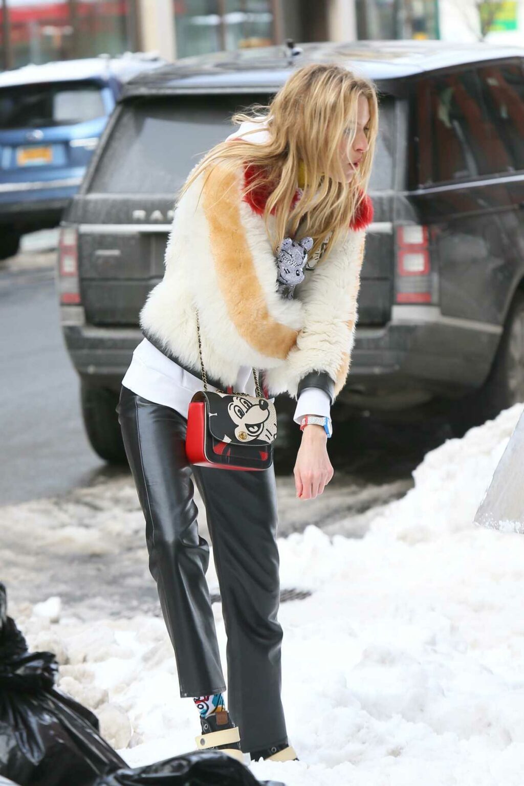 Martha Hunt in a Black Leather Pants Was Spotted on a Photoshoot in