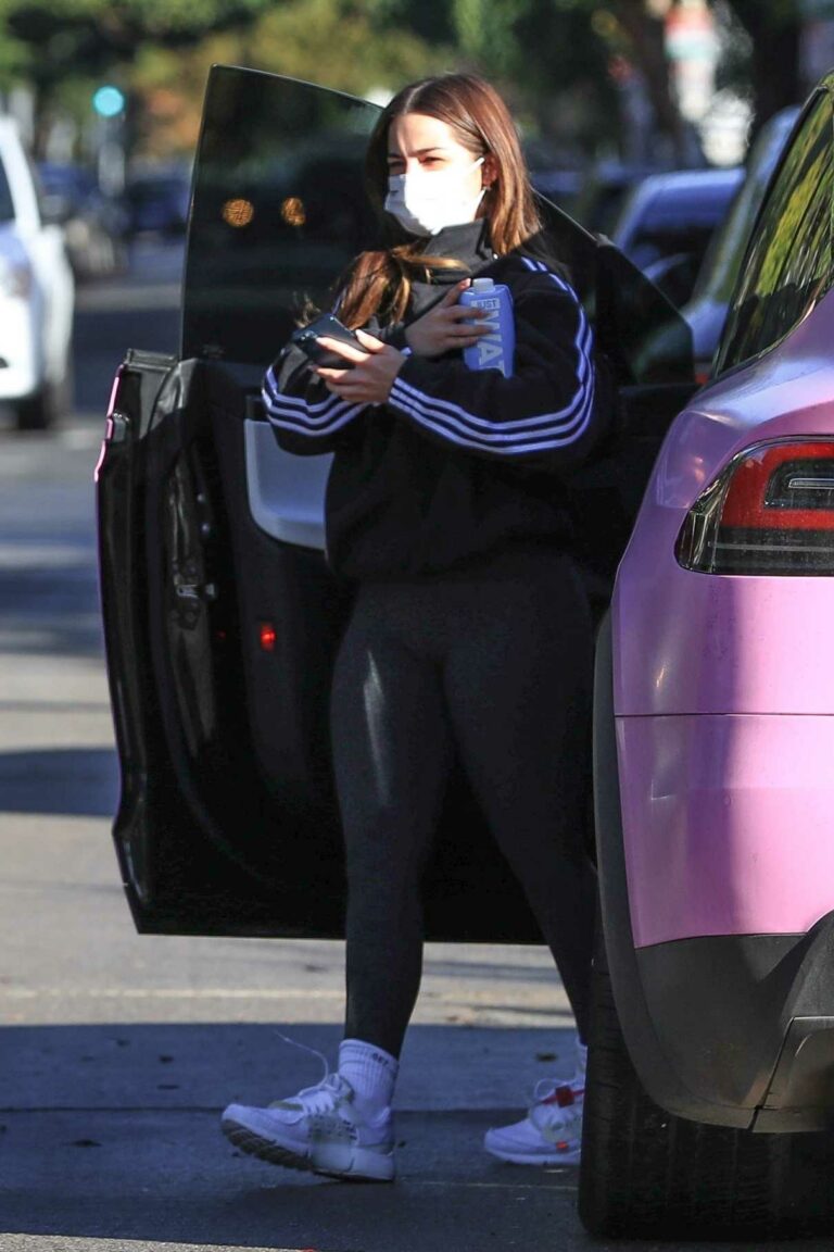 Addison Rae in a Black Adidas Track Jacket Arrives for a Workout in Los ...