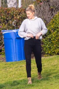 Amber Heard in a Grey Sweatshirt
