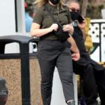 Amy Poehler in a Black Protective Mask Goes Shopping at Bristol Farms in West Hollywood 01/10/2021