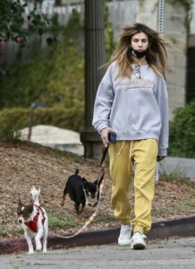 Elisabetta Canalis in a Yellow Sweatpants