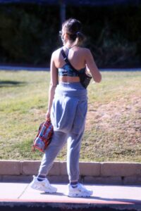 Jessica Alba in a Grey Sweatpants