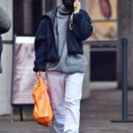 Lily Allen in a White Sweatpants Was Seen Out in London 01/12/2021
