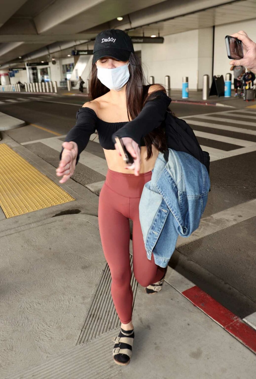 Miya Ponsetto Arrives at LAX Airport in Los Angeles 01/10/2021